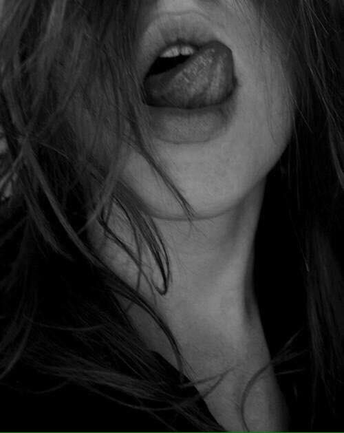 forseerotenellamiavitapassata: Chi si accontenta gode e chi gode non si accontenta mai…&helli