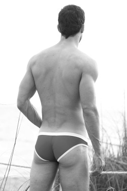 adoniswetdreamsone:  Buns  For over 35,000
