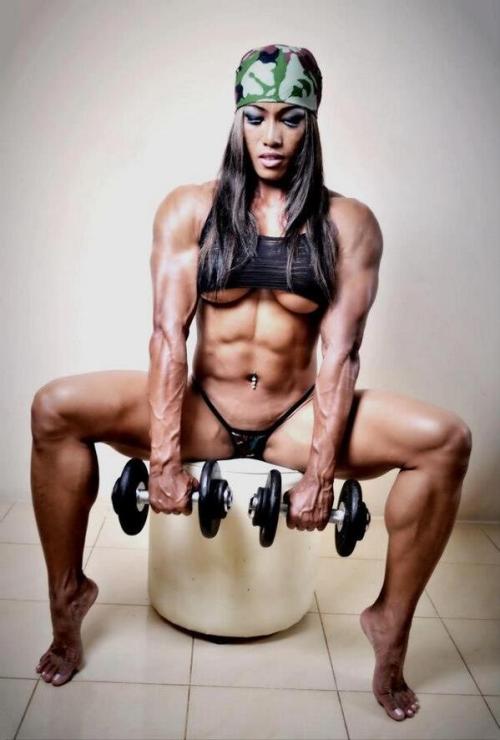 sexyfitnessgirls:  Hardbody #sexy #strong #fit #gym #muscles via @zviki100