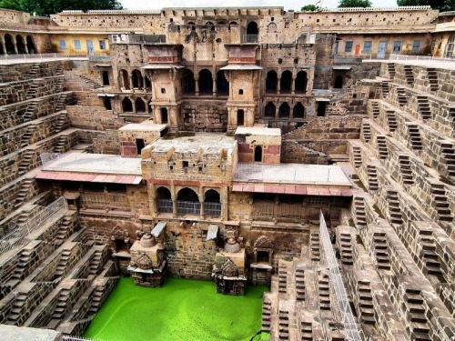 historyandmythology:Chand Baori located in India, was built during the 8th and 9th centuries and has