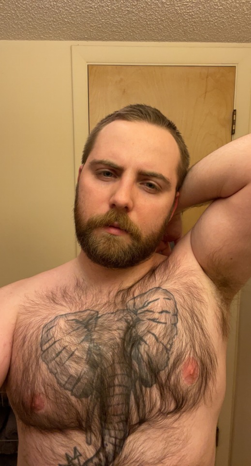 morningstriding:Chest and triceps day had me feeling 🥴🥴🥴
