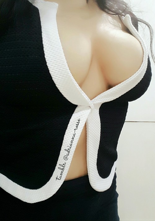 adrianna-rosse:  Korang dah dinner ke? Meh Rin blanjer dinner mlm ni. Sbb dah reach 384 followers setakat ini. Rin target 300 followers. Terlebey sudah… okbai.. enjoy your dinner k 