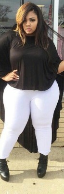 Thick women/ BBWs