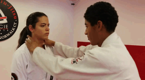 best-kungfu-blog:  Self-defense for women, do you know?   The most professional tai chi pants on http://www.icnbuys.com/tai-chi-pants. follow back 