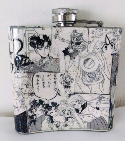 taradesuyo:I did another decoupage flask thing! Not nearly as fancy as the last one but still came t