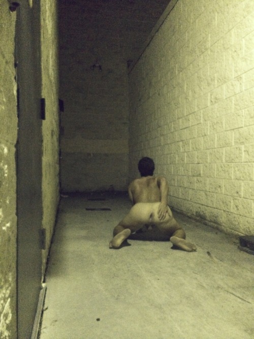 barebackboislut:  Waiting in the alley like a good cumdump… I love being exposed!   pussyboicumdump EXPOSE ME PLEASE!