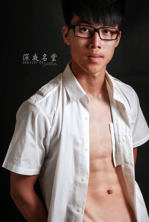 hunkxtwink:  Justin Hsieh PhotographyHunkxtwink - More in my archive