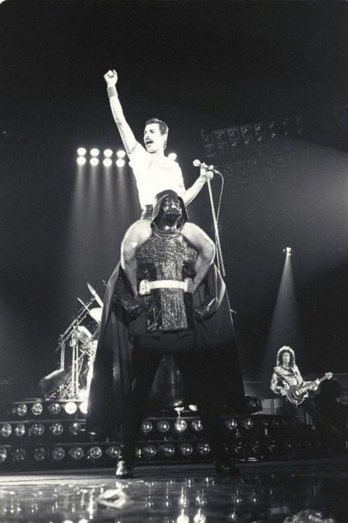 sorrynotsorrybi: Bi hero Freddie Mercury on Darth Vader’s shoulders