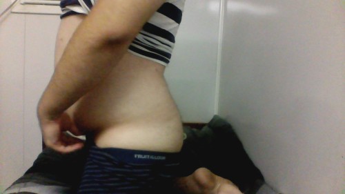 windsofravenclawcub:  everythinggotflipped:  Womp! :P  I’ve wanted to penetrate Santos for so long now… 