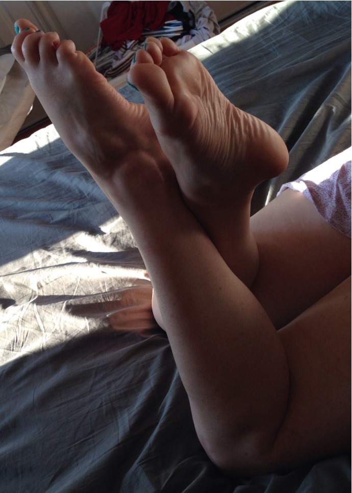 sammifeet:  After work foot play, part 1 of 3. 