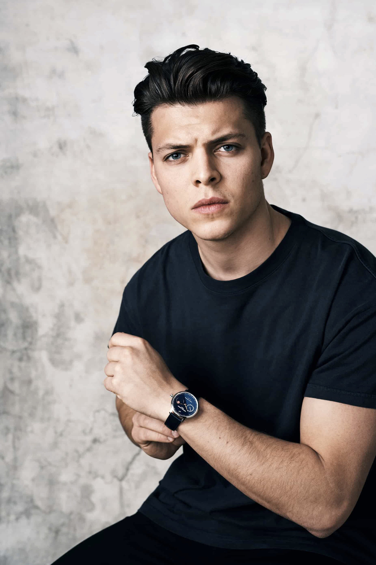 Danish Photographer and Actor Alex Høgh Andersen : r/LadyBoners