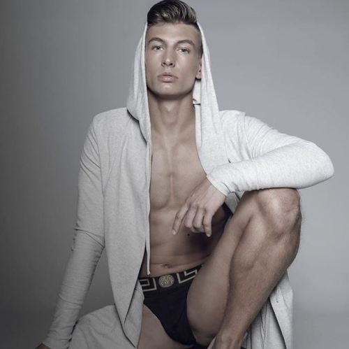 exguyparis:Cezary Borowik - Egurrola Dance Studio Kraków - photo by @arcadiusmauritzofficial