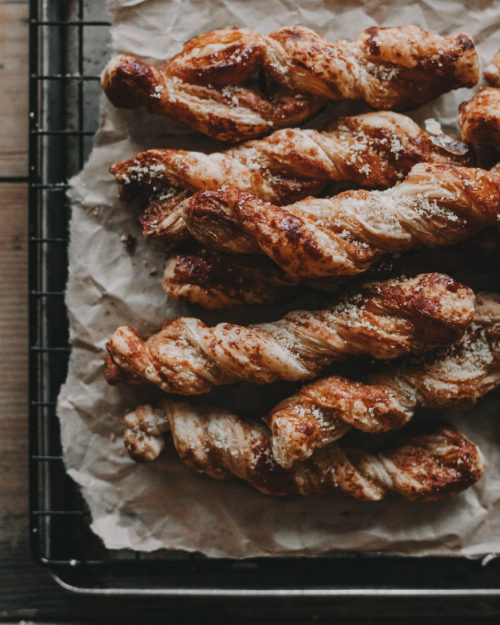 greyhairedcanuck:  sweetoothgirl:  Cardamom Sugar Puff Pastry Twists   Snack time! 