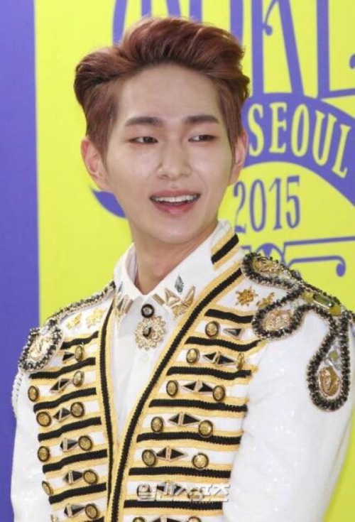 hopebebo:  [151104] “Next solo success is you!” Stars officials have picked for next generation’s solos" (ONEW)   Trans:@omggminho 