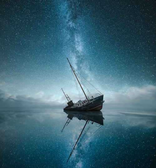 landscape-photo-graphy:Starry Skies by Mikko LagerstedtSelf-taught Finnish photographer Mi