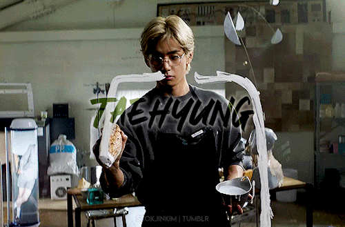 Happy 28th Birthday Kim Taehyung () !