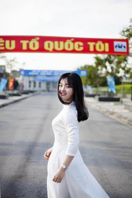  Vietnamese long dress (Ao dai) bởi Beauty Collection Qua Flickr: Photo backup https://flic.kr/s/aHs