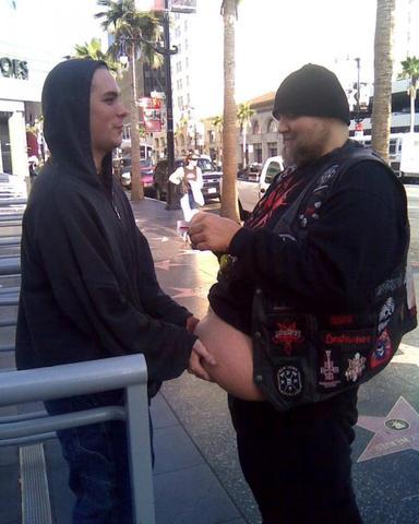overlardfatty:  adiposexxxl:  Well I never !!!   Nice to see I’m not the ONLY fat metalhead in the world that enjoys having his belly played with!  :D  i love fat metalheads. two things i love in one: fat men and metal