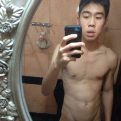 sgstarboys:  straightkikboys:  Where’s the Beef? 3/10 - Another Asian Soccer Player Leo Follow Straight Kik Boys for more!  Wah like elephant trunk wor.. I want to play play can? LOL ✭