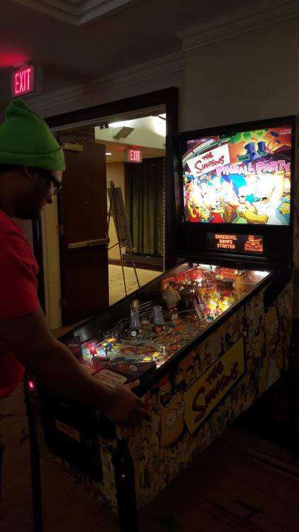 themalecrystalgem:So it took me this long to realize the pinball games were free. Because of that, I