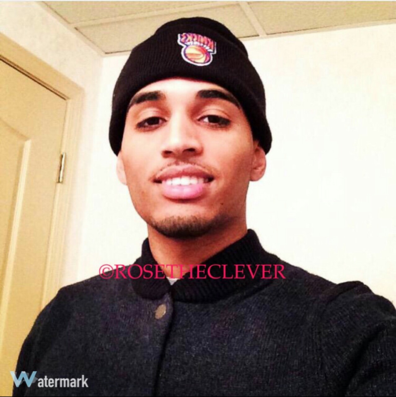 iconicbaits:  gotmelookin2:  @iconicbaits 😉😉  Ayeeee I was just thinking about