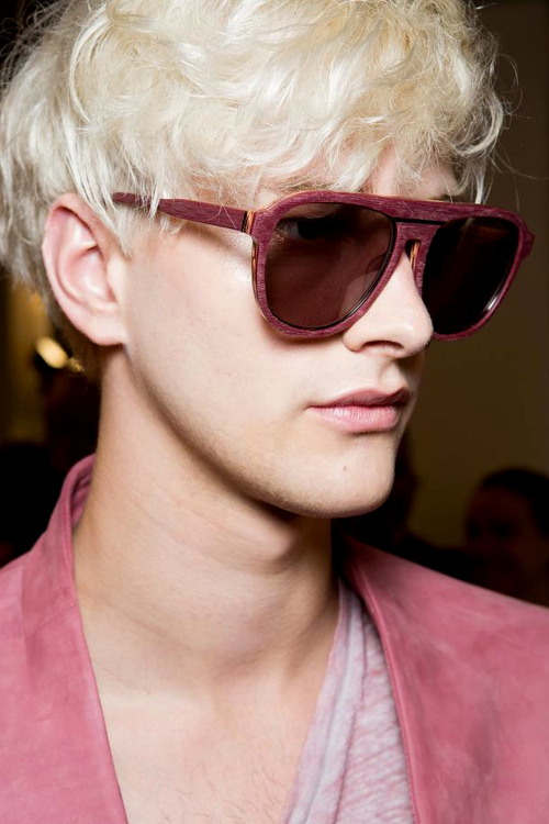 momoiromomoiro:  Benjamin Jarvis // Backstage at Etro SS2016