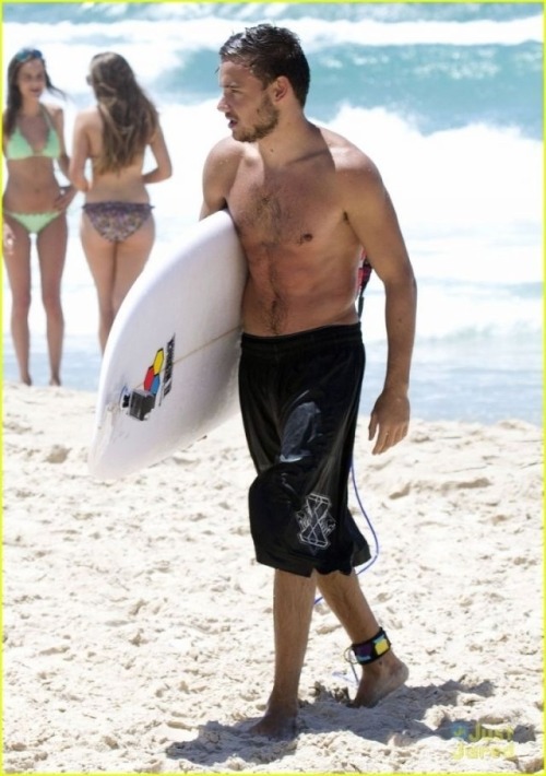 Liam Payne adult photos