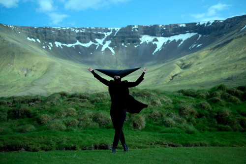 vorvoros:       Munnhola, obol ombra houp-là (a series of performances) by artist and poet Ásta Fanney Sigurðardóttir  