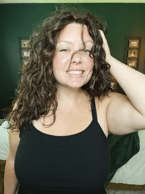 wish-on-daisies:I feel like a completely different person in my curls. 