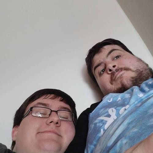 tigeriffic94: Relaxing with Rik Having a lovely afternoon playing monkey island :3