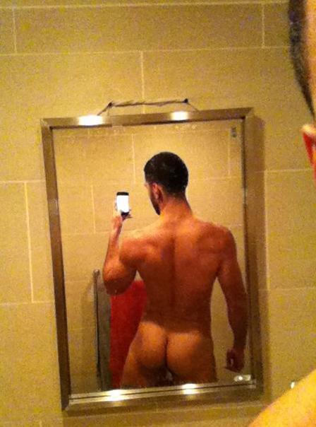 anotherreasontoloveme:  BIEN goloso el Ricky martin y su futuro marido!