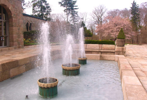Glencairn’s historic fountain has been turned on for the season! The fountain beside the north