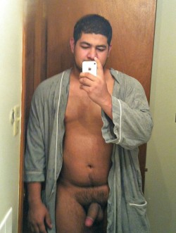 bigboimarc:  This how I like to see my daddies….naked