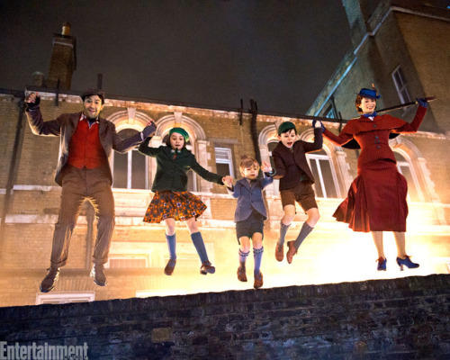 entertainmentweekly:Exclusive: Get your first look at Mary Poppins Returns in these amazing new phot