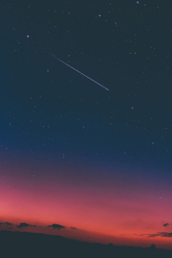 drxgonfly: Shooting Star (by Diego Hernandez)