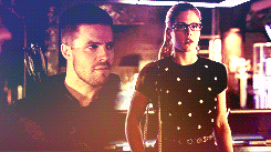 olicitykisses:olicity looking hella married in flarrow (づ｡◕‿‿◕｡)づ