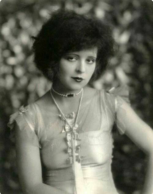 Clara Bow Nudes & Noises  