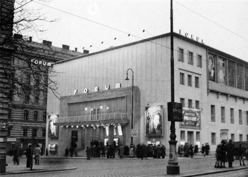 Blickte man einst aus dem Fenster des Cafe Eiles konnte man schräg vis-à-vis das 1950 eröffnete Foru