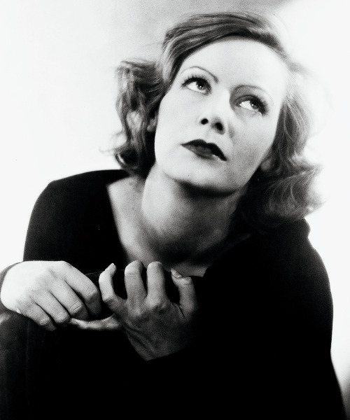 ✧ Greta Garbo by Edward Steichen (1928) and by Cecil Beaton (April 1946)