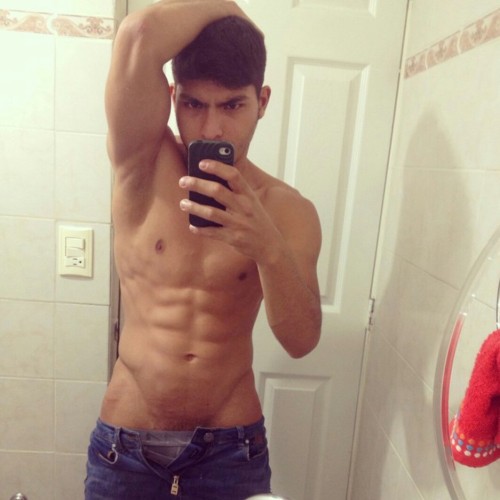 beimaschi:  Instagram: ottonielyanez