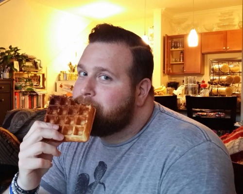 masscracc:  I love me some fresh waffles. Plain, please. 