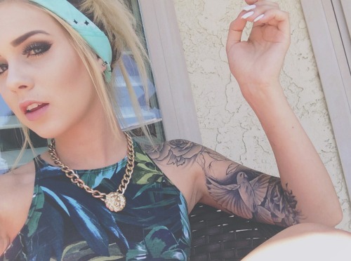 xxx-mcmxciv:  coachella day 2 ◡̈⃝ 