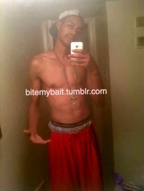 bitemybait:  He’s a sweetie and so tall 6’8 😍 Follow bitemybait.tumblr.com