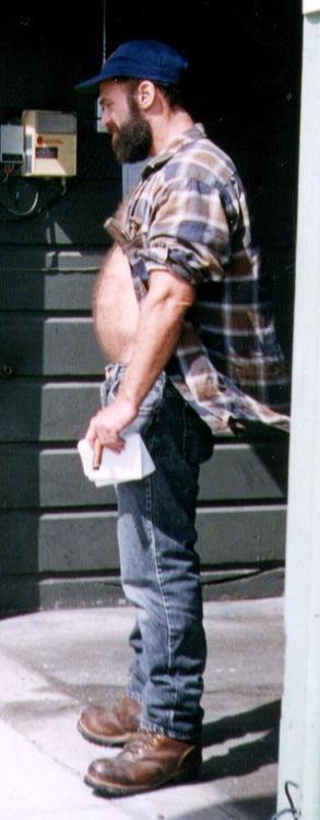 MAN GRUNT