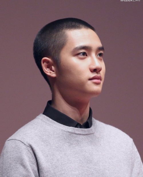 I don’t even want Kyungsoos hair back he is so fine like this 