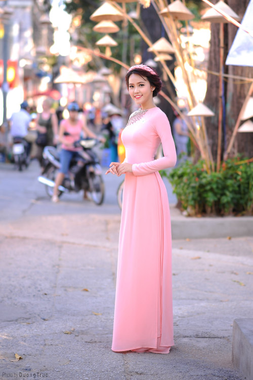  Vietnamese long dress (Ao dai) bởi Beauty Collection Qua Flickr: Photo backuphttps://flic.kr/s/aH