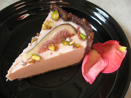veganinspo:  Raw Rosewater Cheesecake  #pistachios and rosewater this is afghan as fuck
