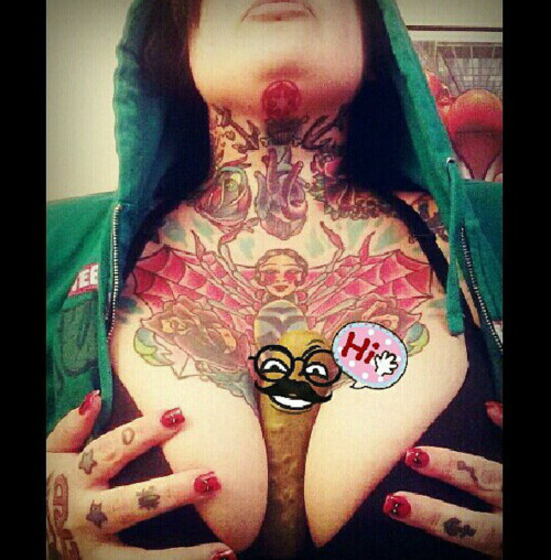 kittyqsplaythingsrevue:  I love pickles  Odd I never wanted to be a pickle.  Until now
