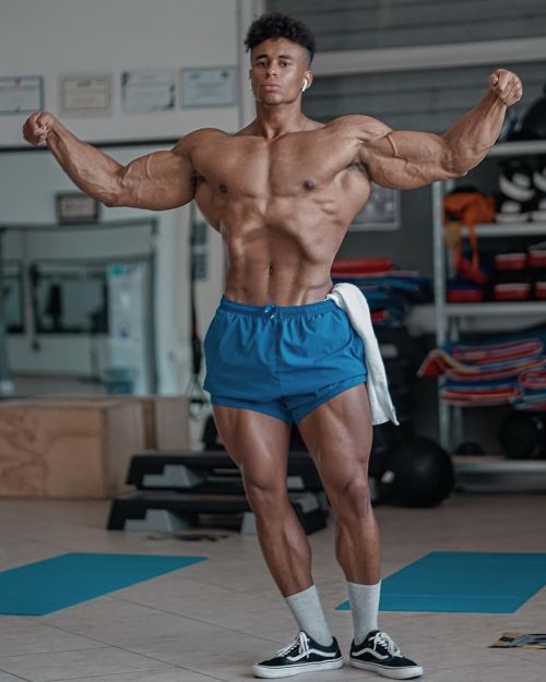 musclecomposition:Bodybuilder, Onome Egger adult photos