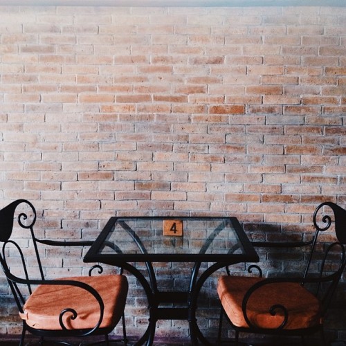 Squared Life 5: Retro One thing that keeps us from coming back to Tagaytay is Bag of Beans. A l